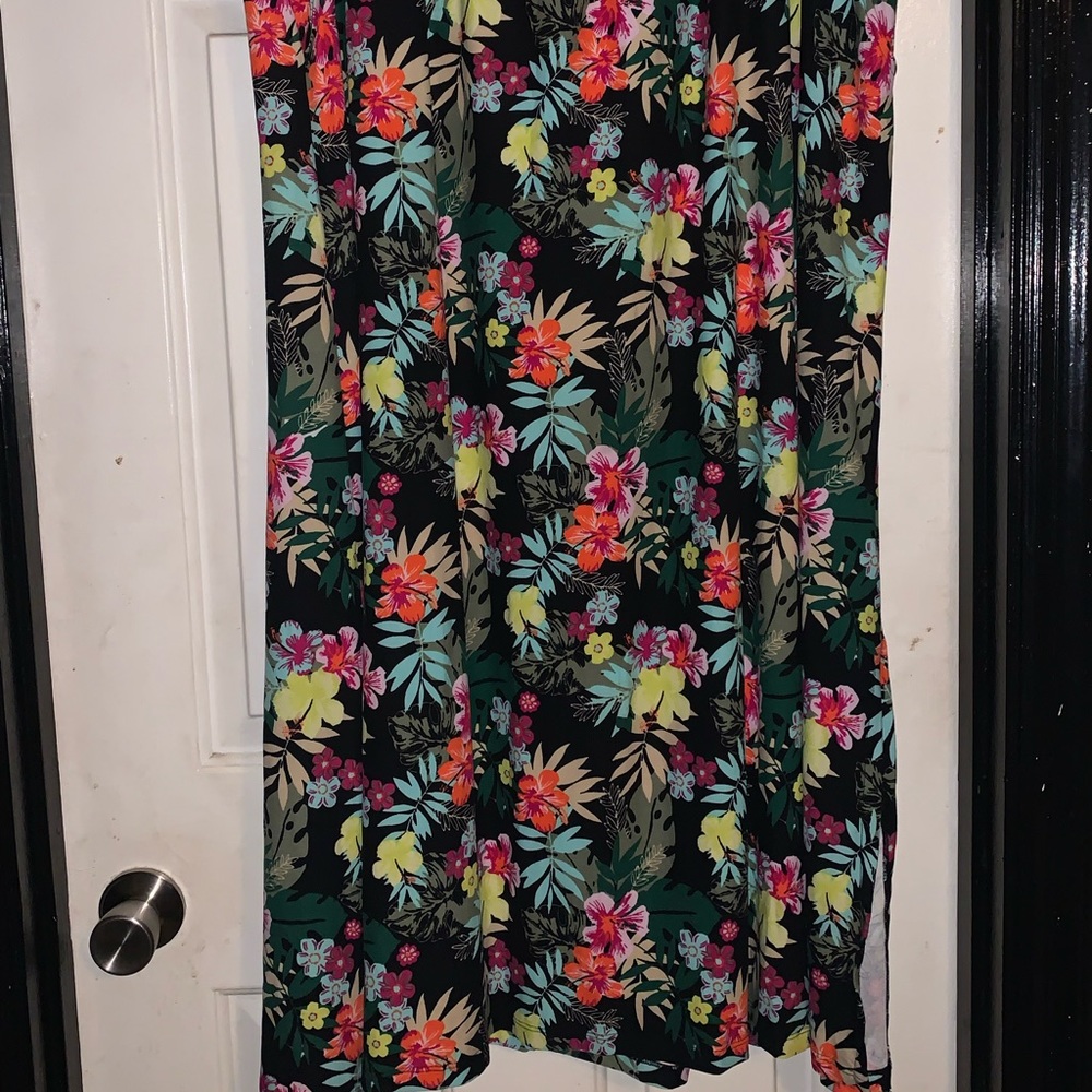Cute skirt with pockets and slits